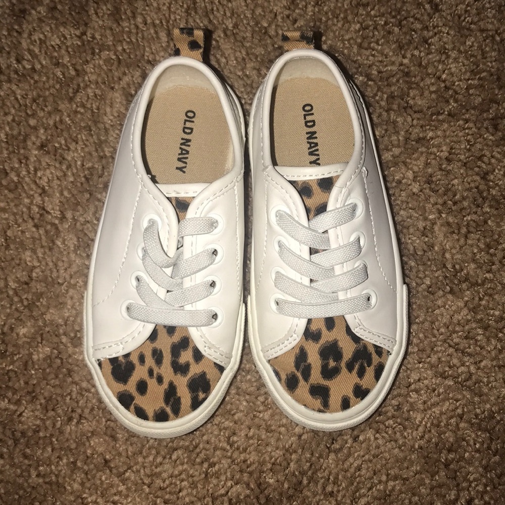Toddler old navy shoes